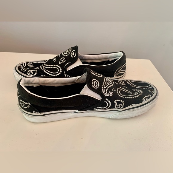 Vans Classic Slip-On (Peace Paisley) EUC Black/True White Men's 8.5, Women's 10 - Picture 5 of 9